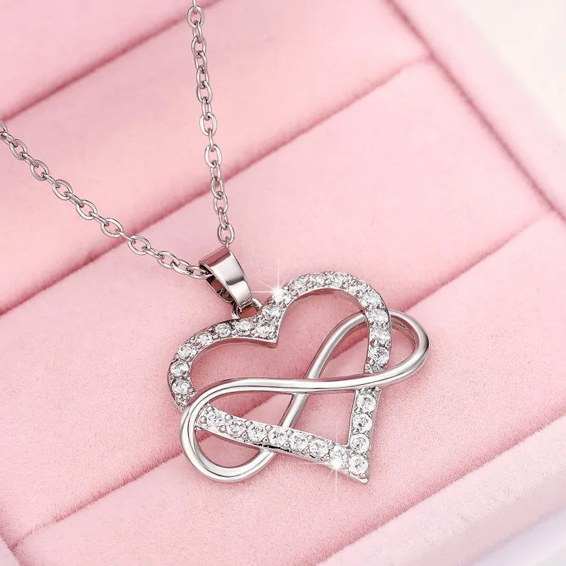 Mojoj Zgodnoj Supruzi - 925 Srebrena Ogrlica sa Emotivnom Porukom - Znak Beskonačnosti i Srce - Moments & Co HR